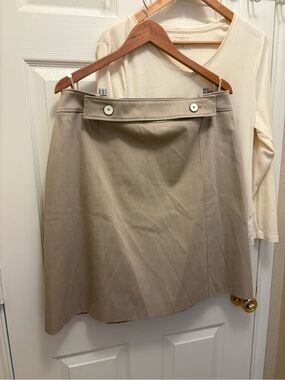Hugo boss size 14 Classic Beige A-Line Skirt